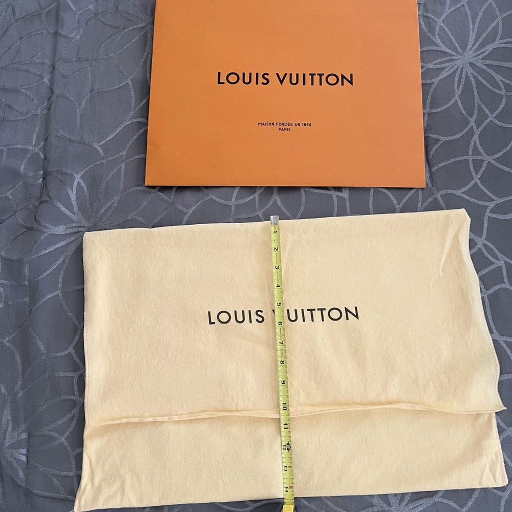 Louis Vuitton LARGE dust bag & shopping bag. LIKE NEW! Measures 21" W  x  12" H